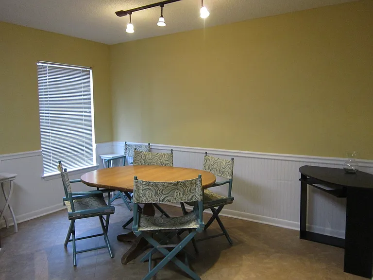 154 E University Dr #201 — Photo 8