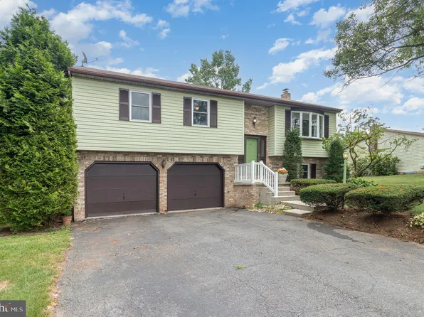 327 Stoner Rd, Mechanicsburg, PA 17055