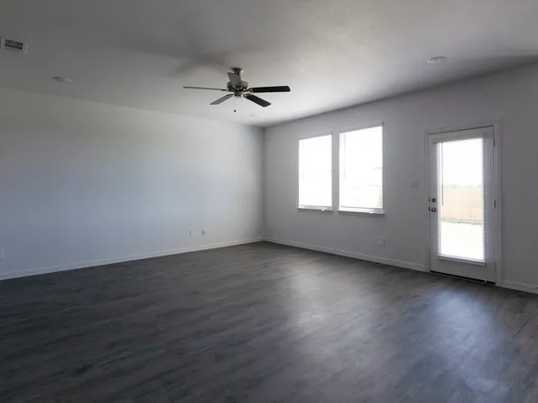 235 Jardim Ln, Red Oak, TX 75154
