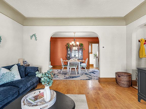 5th image of 328 Oak St