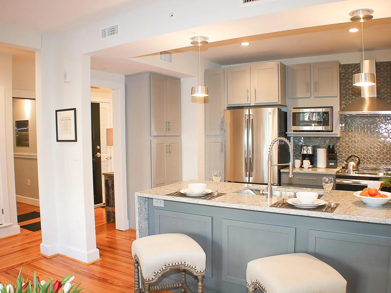 1 bed, 700 sqft, $1,650 — Photo 2
