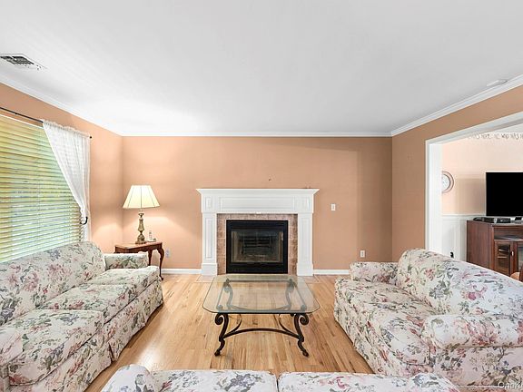 3rd image of 230 Jennings Road
