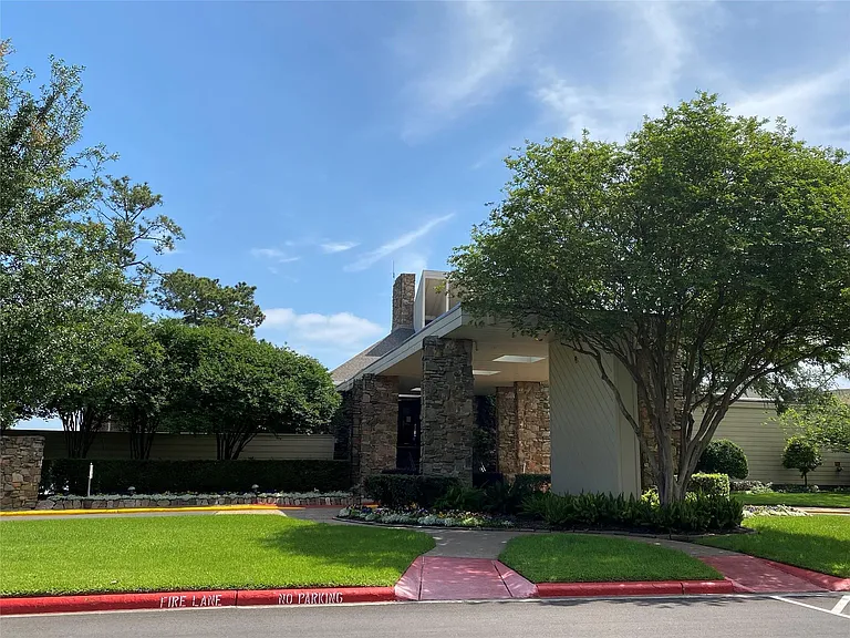 13511 Summer Hill Dr — Photo 38