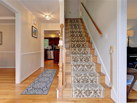 4th image of 3320 Dartmoor Ct