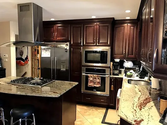 Sold by Alexiou Realty | media 10