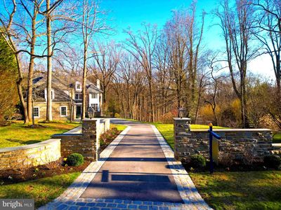 732 Saint Andrews Rd, Philadelphia, PA, 19118