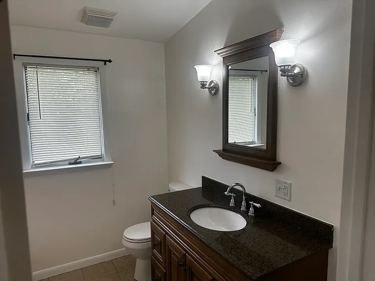 196 Highland St — Photo 5