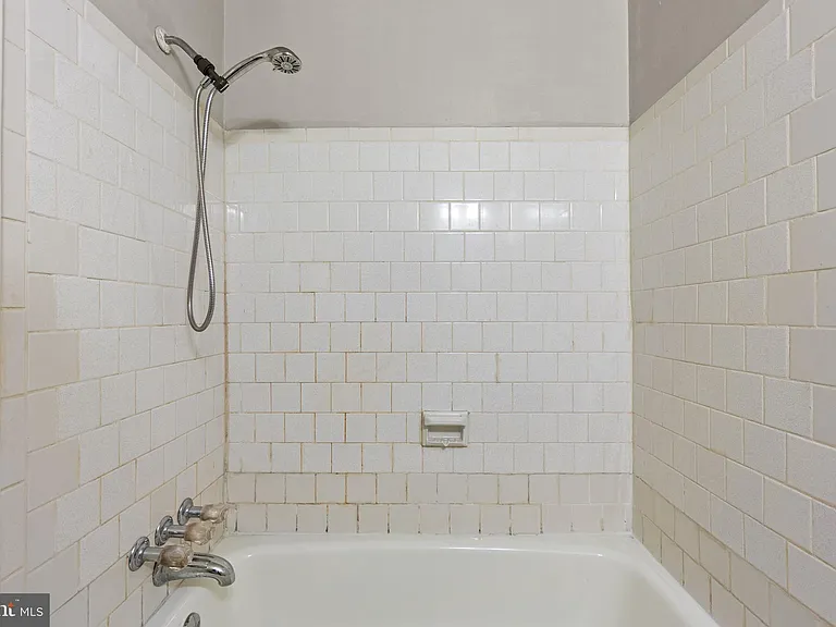 7244 Donnell Pl #D-2 — Photo 18