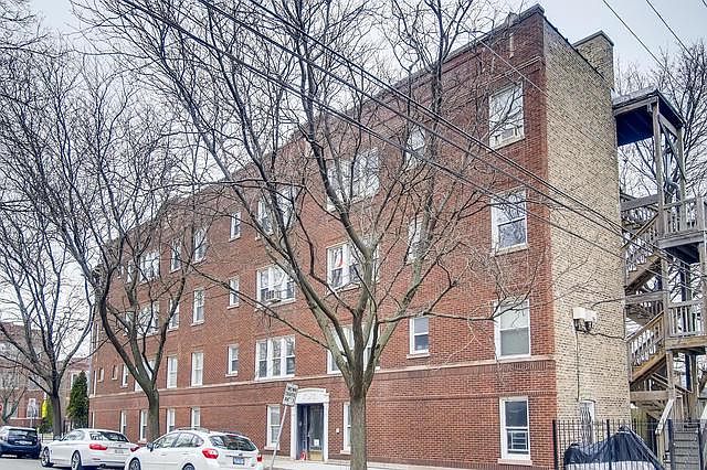 1st image of 3555 N Oakley Ave #2
