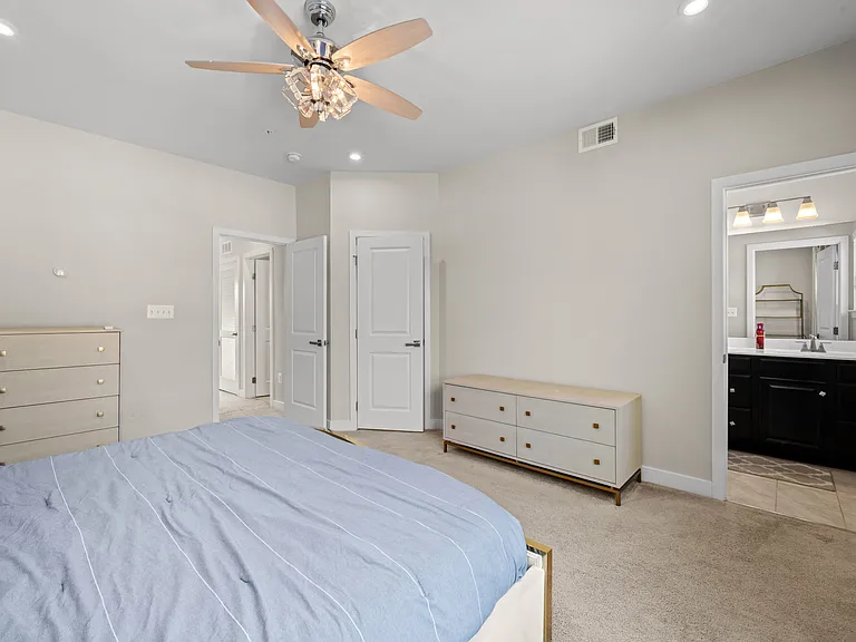1020 N Durham St — Photo 13