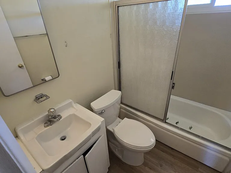 2 bed, 1.0 bath, 850 sqft, $1,700 — Photo 12