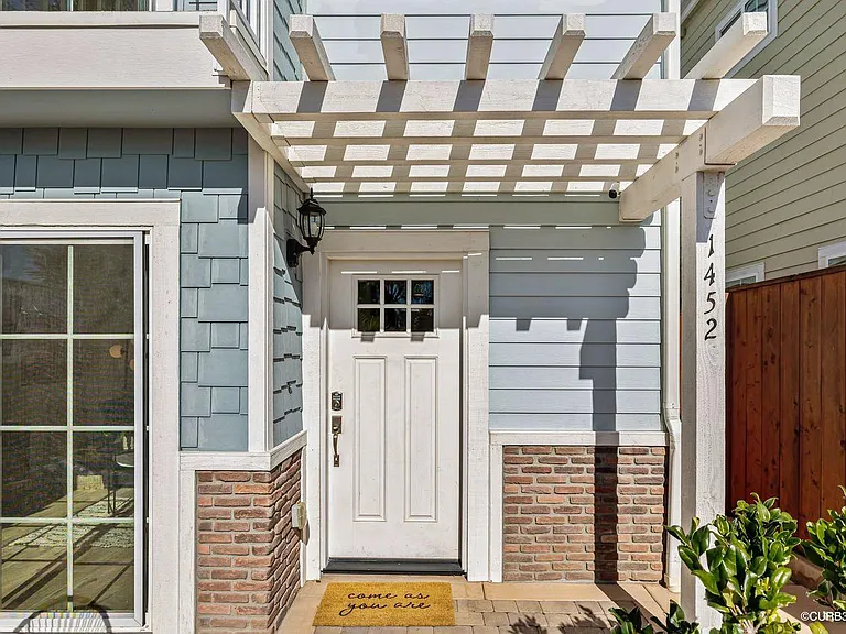 1452 Reed Ave — Photo 3