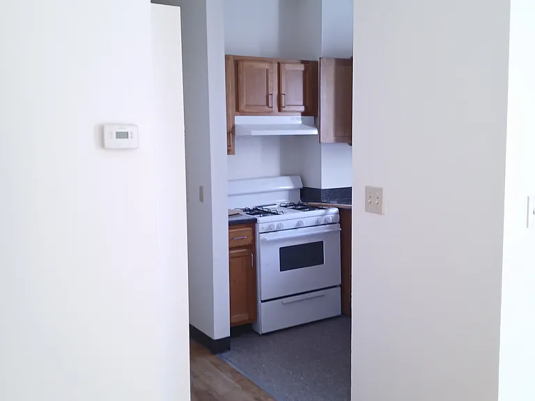 202 Davenport Ave #301 — Photo 2