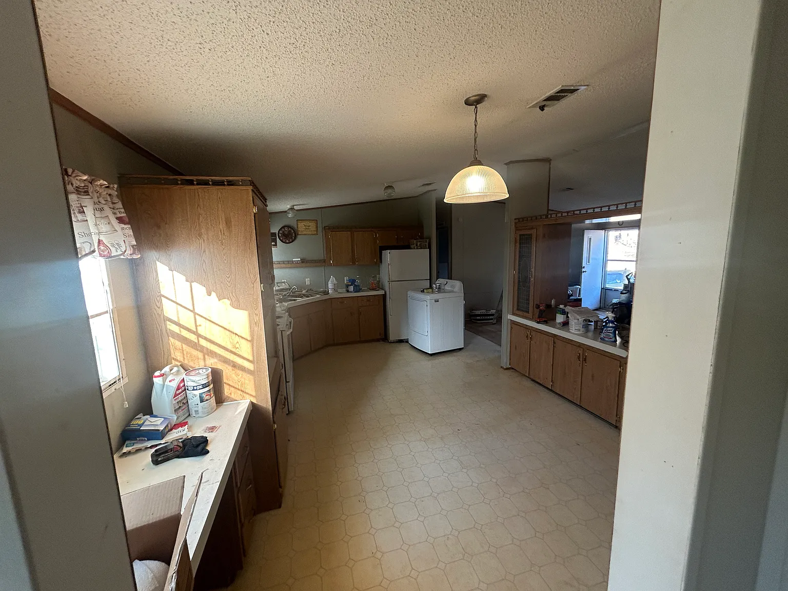 3 bed, 1500 sqft, $1,300 — Photo 1