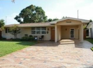 7840 NW 15th Ct, Pembroke Pines, FL 33024
