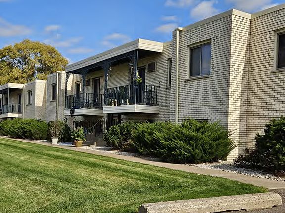 2nd image of 540-550 Greenhaven Rd #102