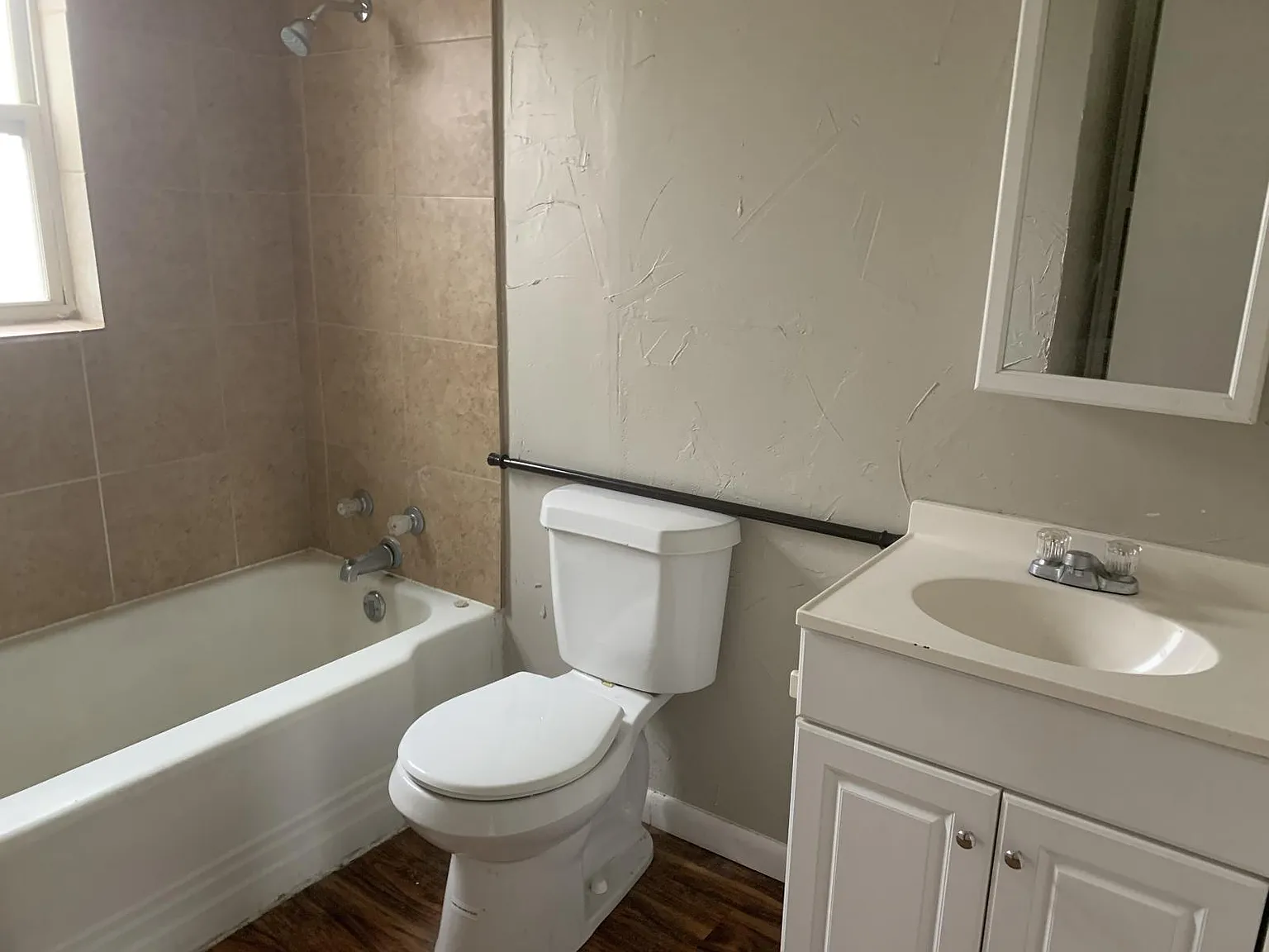 2 bed, 750 sqft, $850 — Photo 3