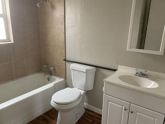 3rd image of 1204 Sissom Ct