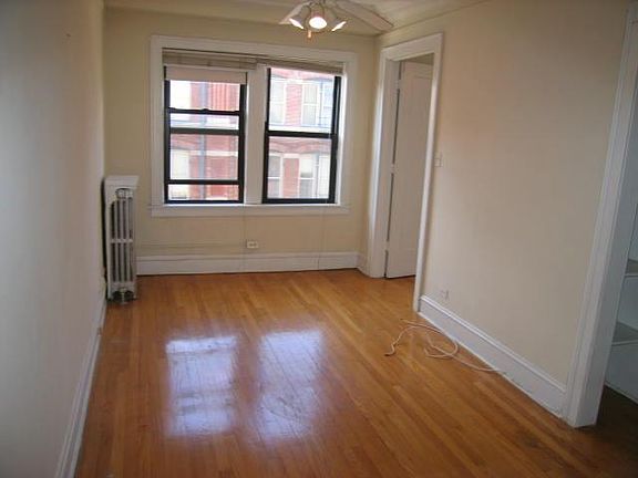 4th image of 1159 W Diversey Pkwy #407