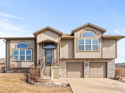 17193 S Kill Creek Rd, Gardner, KS, 66030
