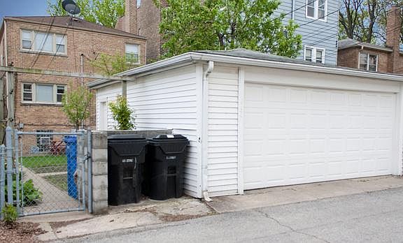 3rd image of 2750 W Winnemac Ave #2