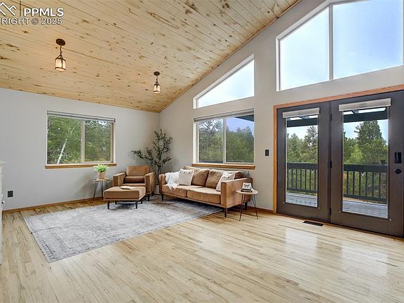5th image of 163 Big Horn Ln