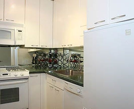 4th image of 18 Charlton St Unit 11D