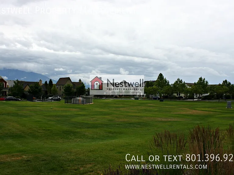 10221 S Clarks Hill Dr — Photo 31