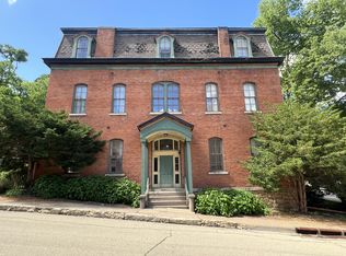 469 Emmett Street-Cathedral Gardens - 12, Dubuque, IA 52001