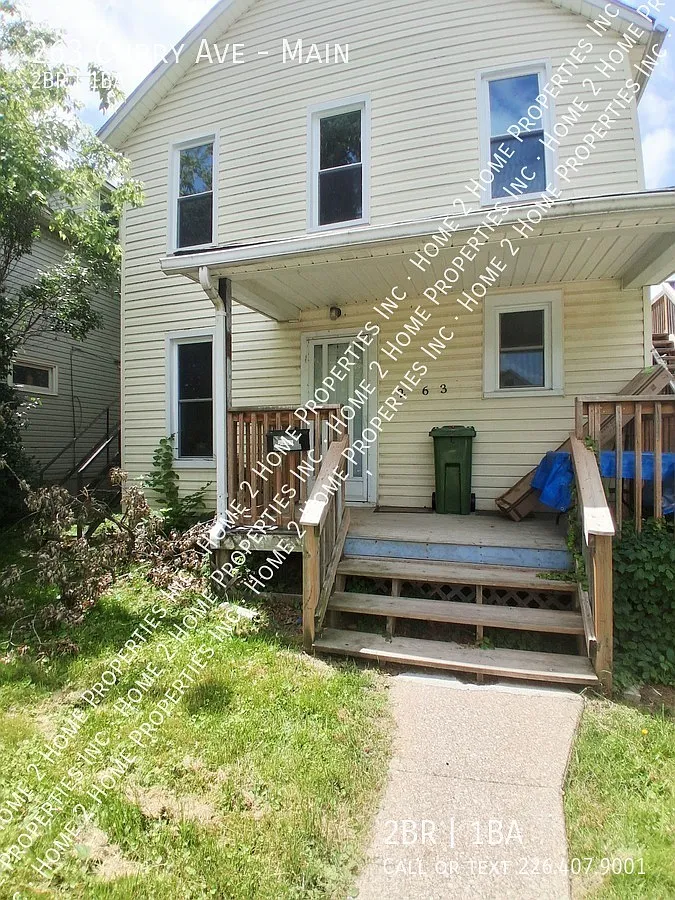 263 Curry - Main Level in Triplex — Photo 2