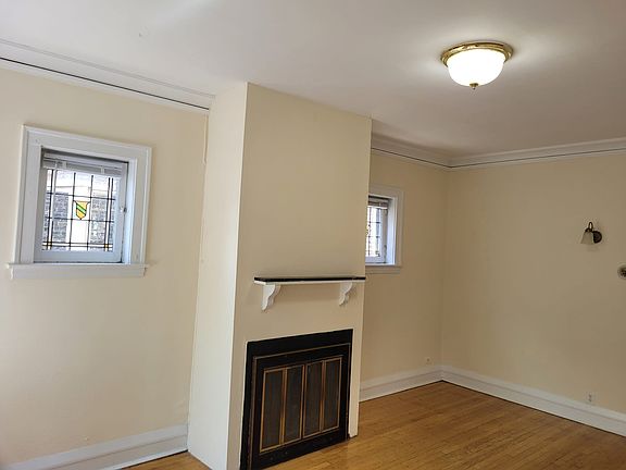 3rd image of 1220 W Columbia Ave APT 2