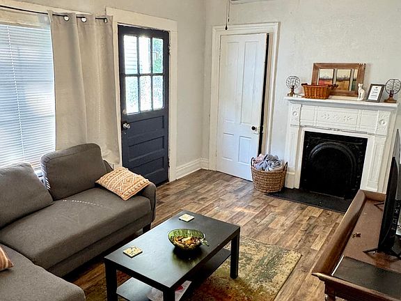 4th image of 1687 Lawton Ave