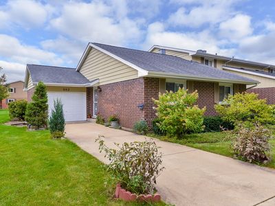 882 Farnham Ln, Wheaton, IL, 60189