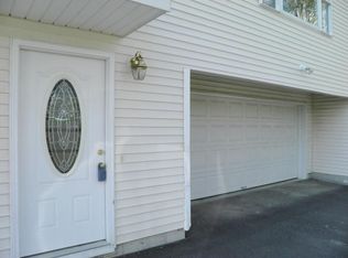 10 6th St, Danbury, CT 06810