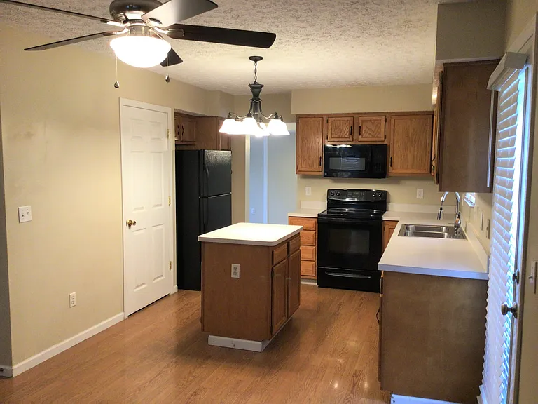 1543 Windsong Dr — Photo 2