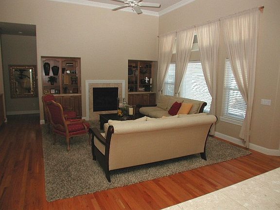 Main Level Family Rm