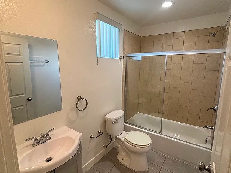 3229 W 63rd St — Photo 21