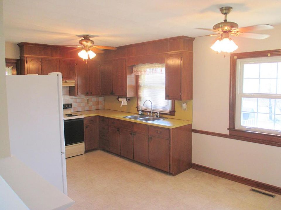 2nd image of 811 Laymantown Rd
