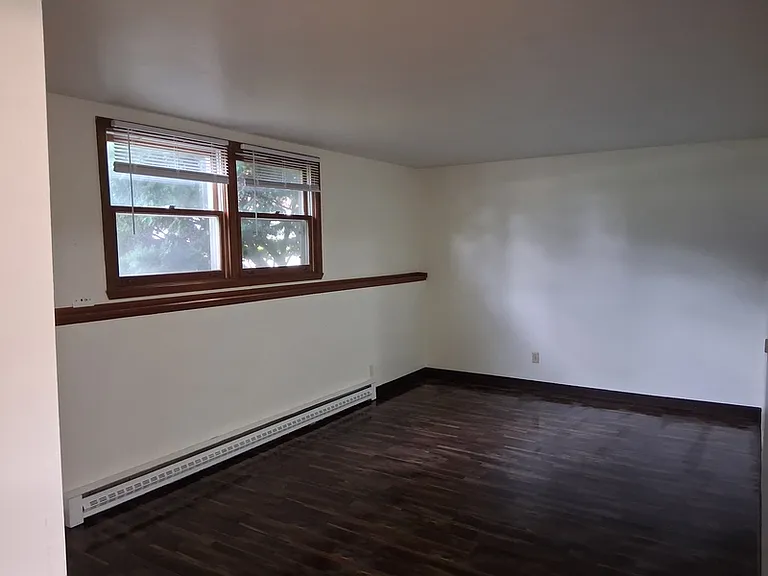 245 Egan St — Photo 7