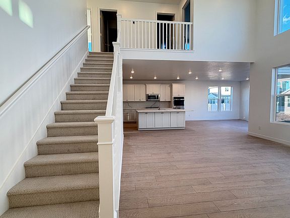 3rd image of 3008 N Kingbird Dr Suite 618