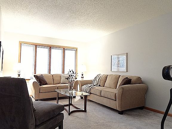 2nd image of 1627 Thomas Pl N