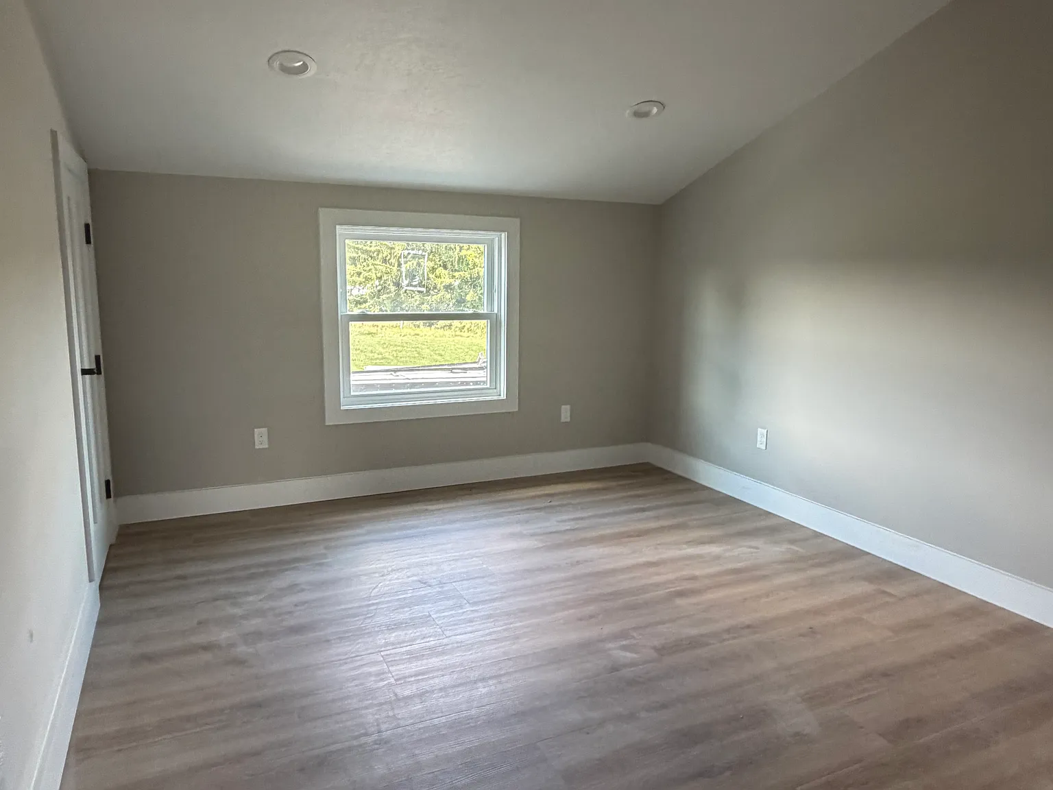 3 bed, 2000 sqft, $2,400 — Photo 3