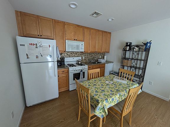 5th image of 103 8th Ave Unit 4