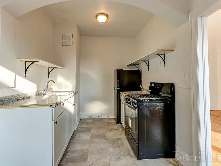 Manning Manor — Photo 23