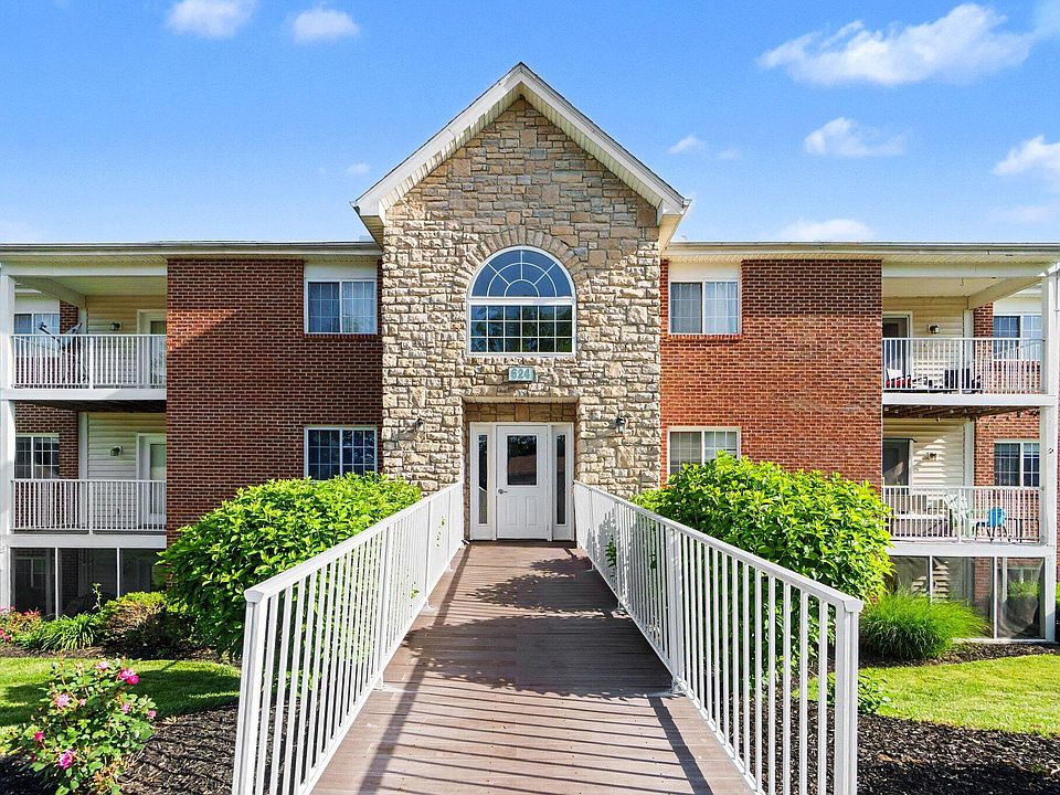 1st image of 624 Friars Ln APT 11
