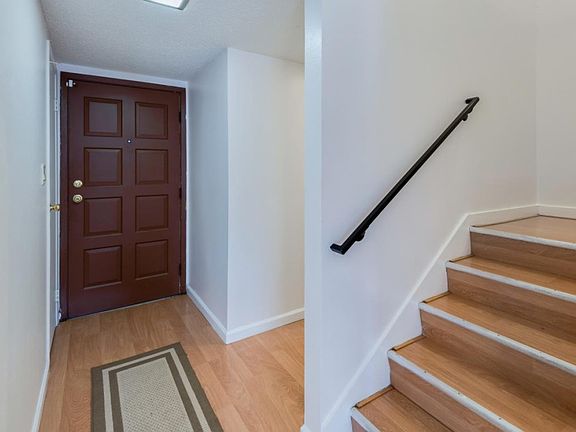 5th image of 1582 Newborough Dr