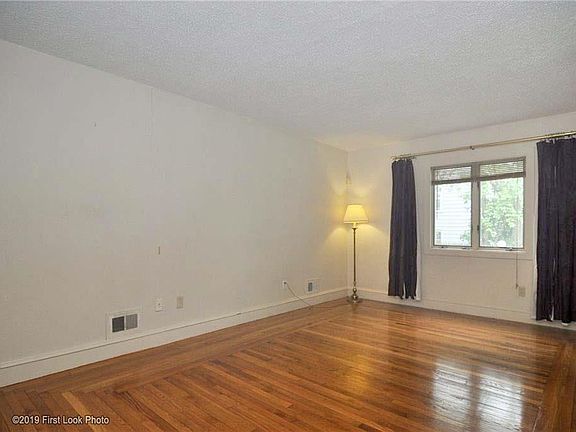 5th image of 15 Brentwood Ave