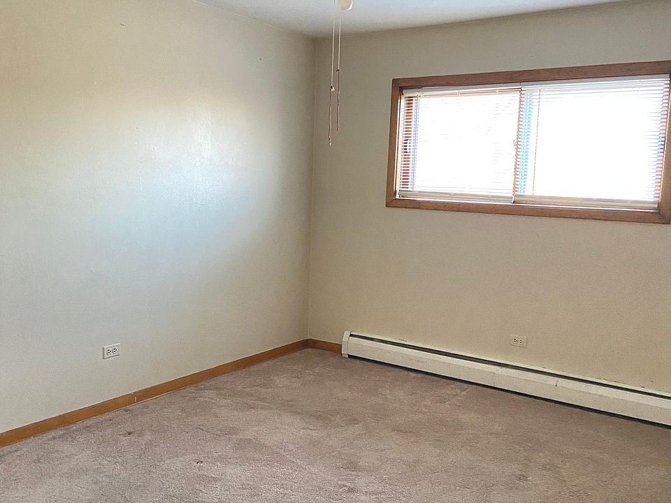 2nd image of 52 W Terrace St
