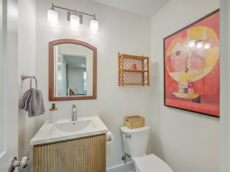 1136 Marquis Rd — Photo 7
