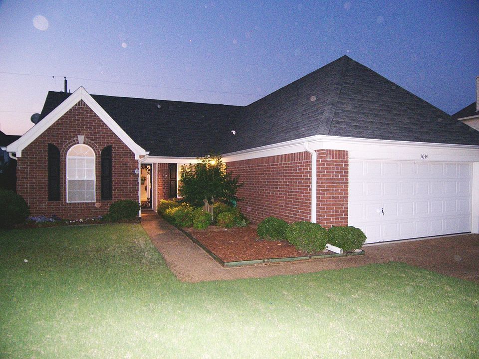 1st image of 7044 Country Walk Dr